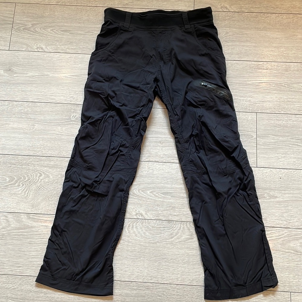 Lululemon Men’s medium track pant.